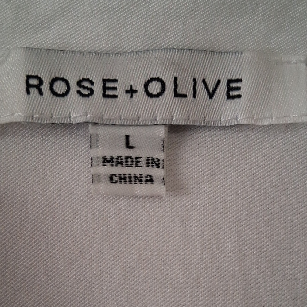 Rose & Olive White Button-Down Women's Shirt - Picture 2 of 2